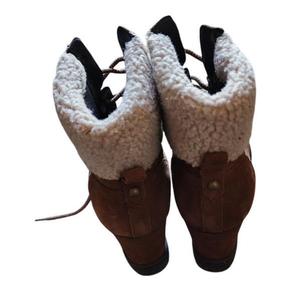 Evolve by Easy Spirit Everett Suede Faux Fur Ankle Wedge Boots in Brown Size 10W - Picture 2 of 7